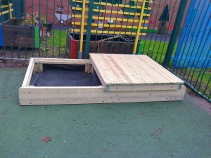 sliding top sand box complete with engraved logo
